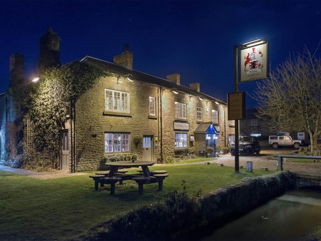Hotel The Fairfax Arms à Gilling East Extérieur photo